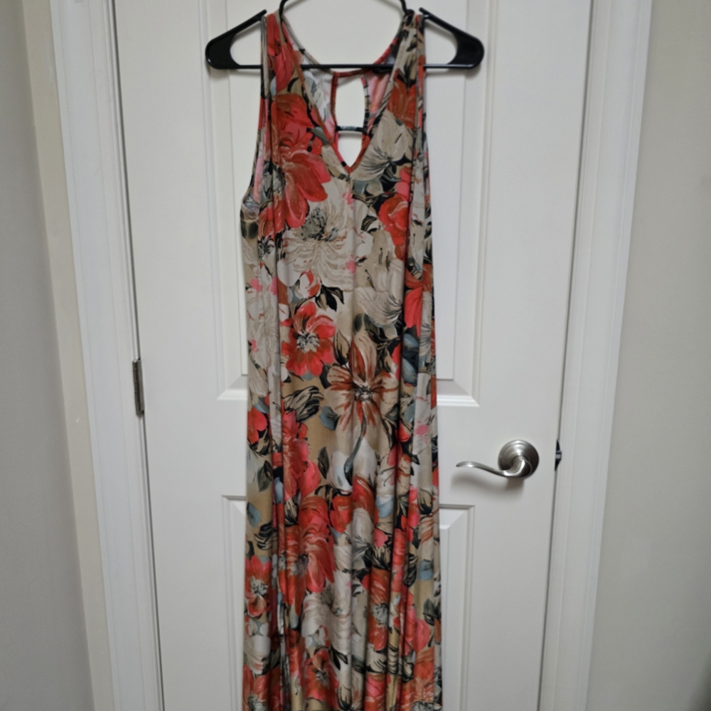 Elegant Floral Maxi Dress - Red and Cream